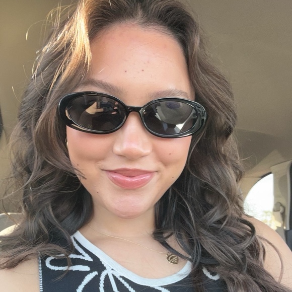 Meet your Posher, Catherine - Picture 1 of 1